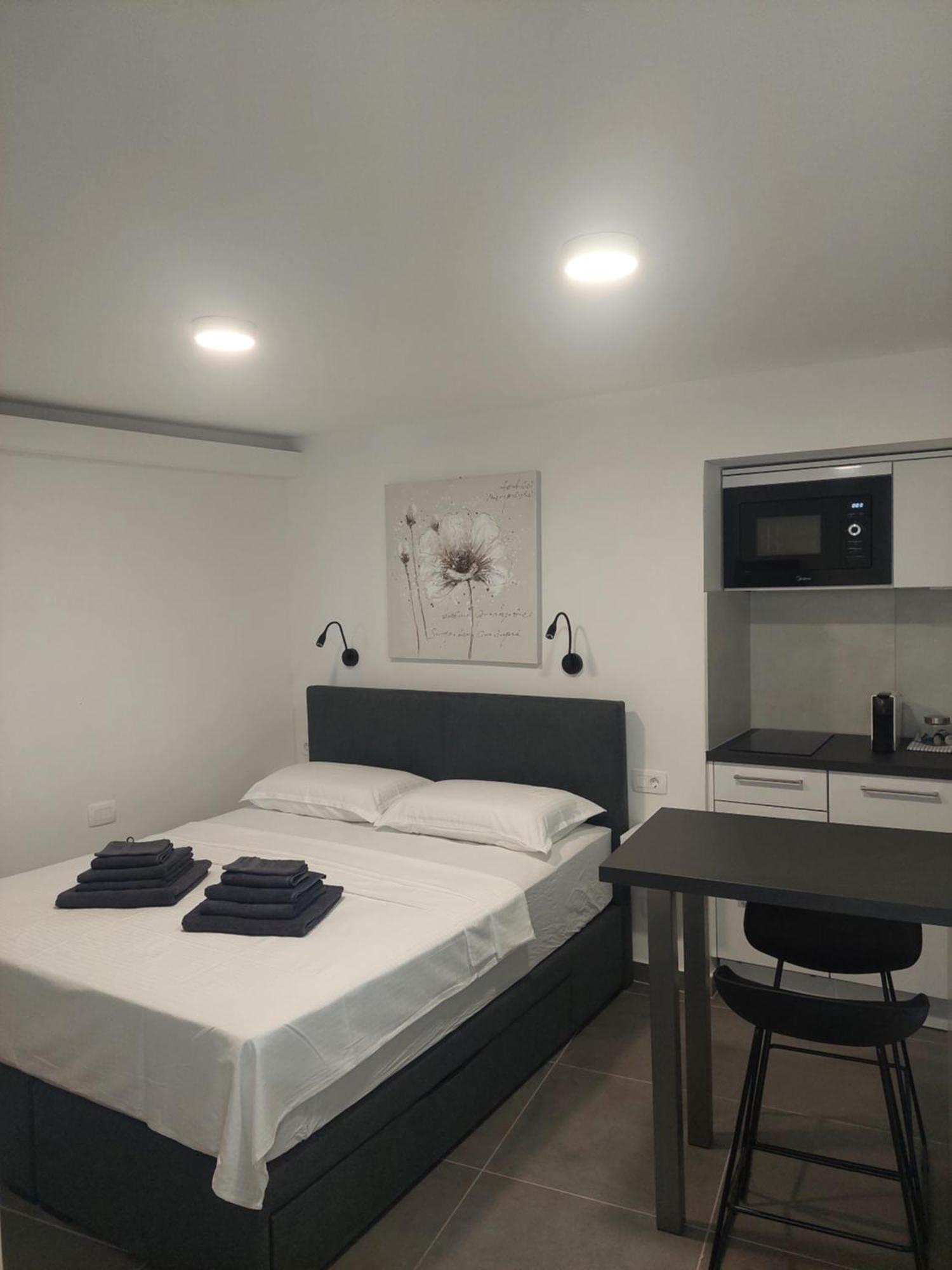Apartments R&B バスカ エクステリア 写真