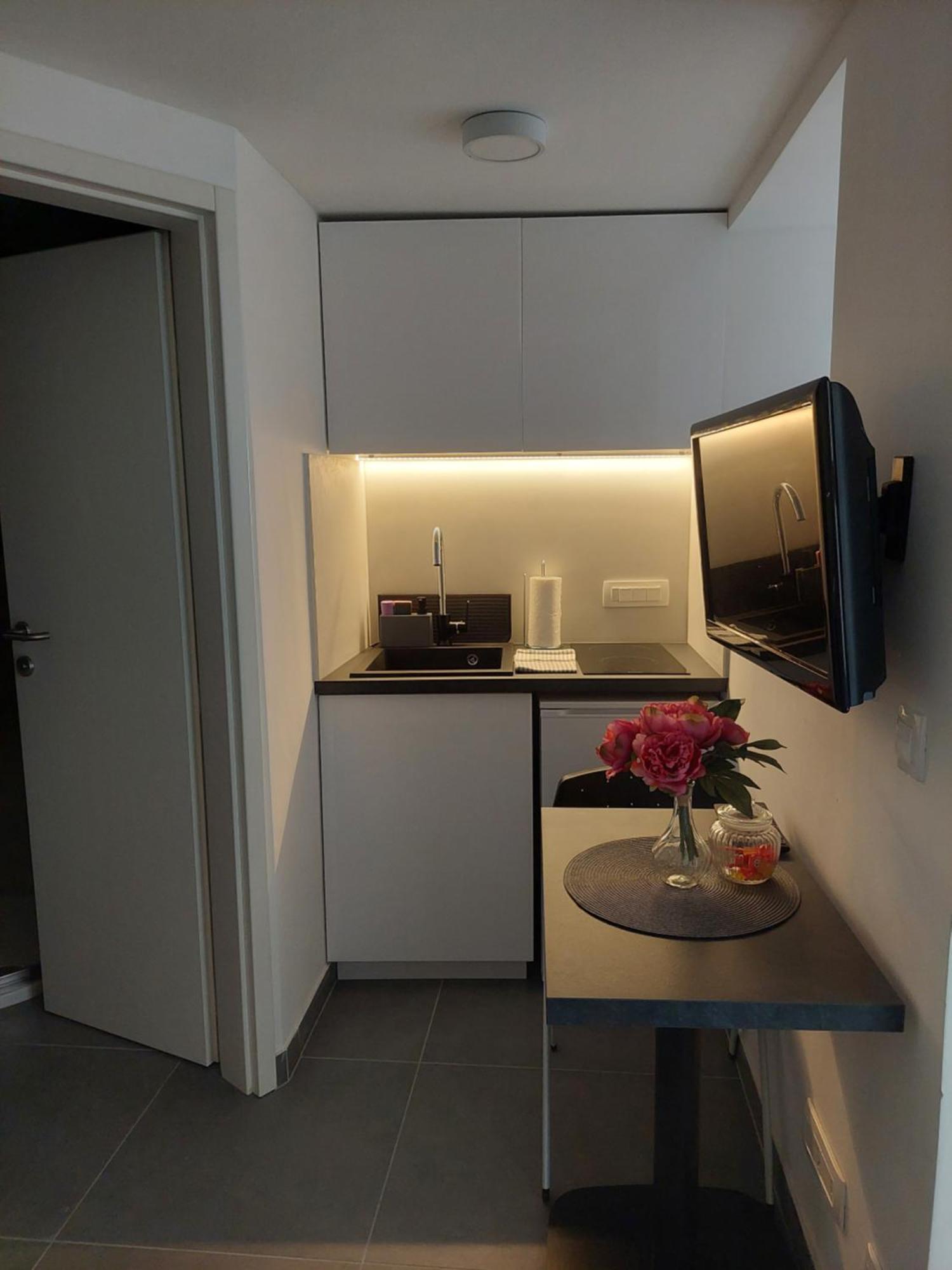 Apartments R&B バスカ エクステリア 写真